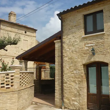 Borgo Agrituristico Il Pino Crecchio