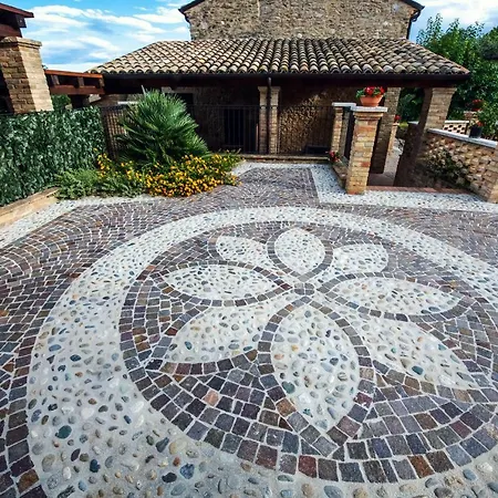 Borgo Agrituristico Il Pino * Crecchio