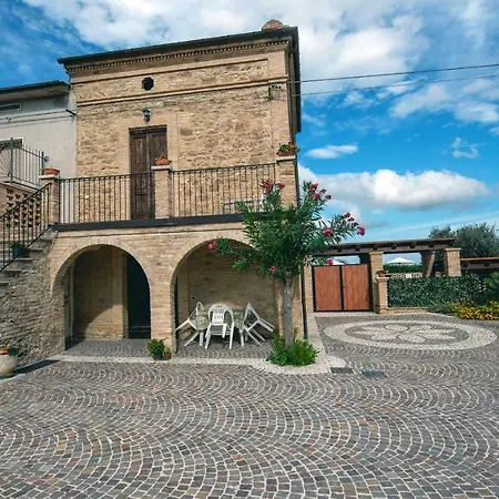 Borgo Agrituristico Il Pino Holiday home Crecchio