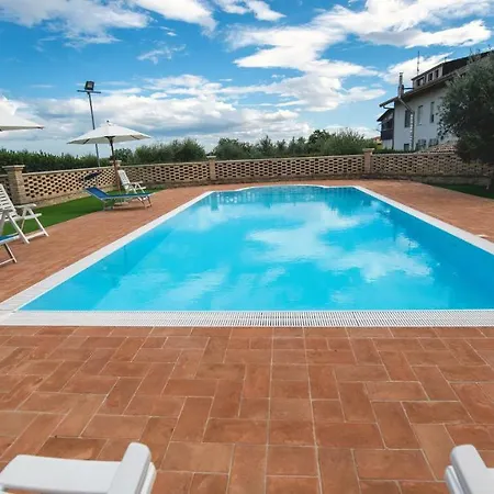 Borgo Agrituristico Il Pino Crecchio