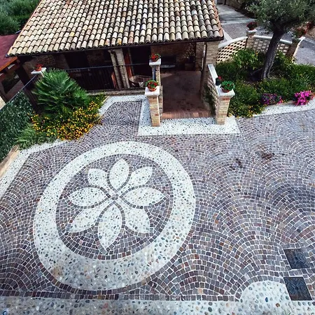 Borgo Agrituristico Il Pino Holiday home *